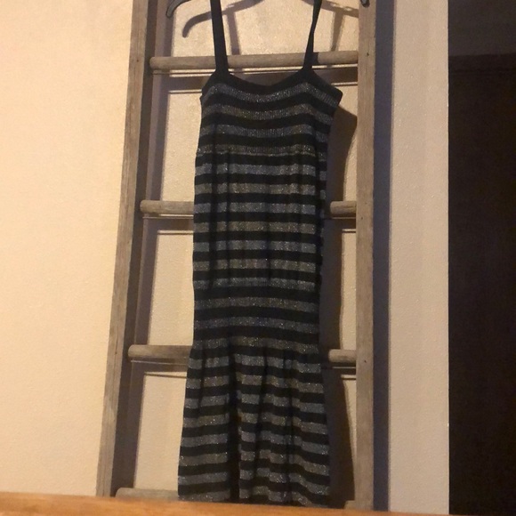 Dress - Picture 1 of 3